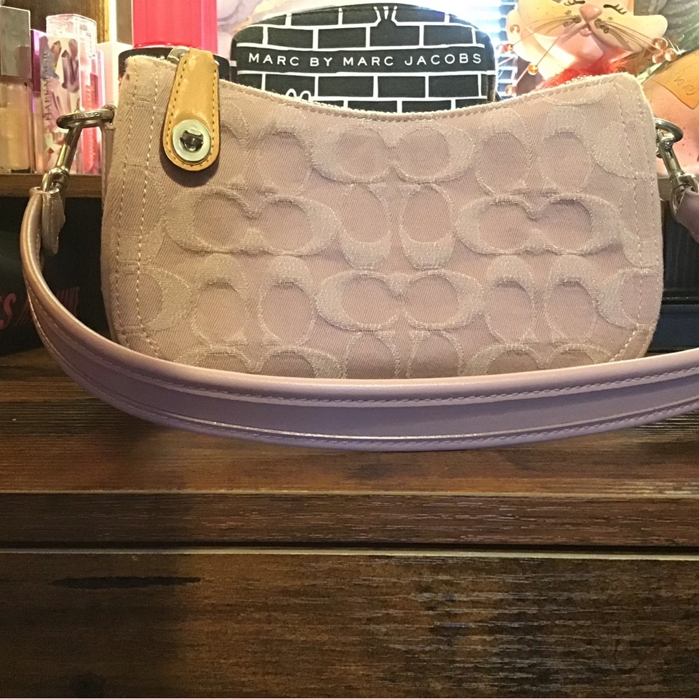 SOLD🌸Coach swinger 20 pale purple denim